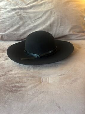Nordstrom Black Wide-Brim Felt Hat with Slim Band